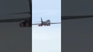 #AviationASMR 🔊 A roaring take off from a B-1B Lancer. #aviation