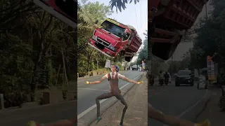 Manuver truk vs Mini Bus Telolet Basuri #goyangbasuri #jogetviral #trukoleng #dumptruck #shorts