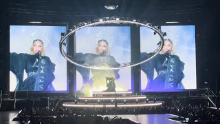 Madonna “Nothing really matters” Madison square garden