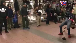 В Нью Йорке танцуют брейк под советские песни