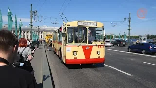 По Петербургу проехали 235 раритетных машин, автобусов и троллейбусов