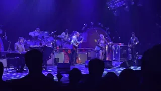 Tedeschi Trucks Band - Somebody Pick Up My Pieces (Willie Nelson) on Willie’s 90th Birthday.