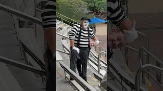 Laughed so hard! 🤣 Tom Mime Seaworld 🤙 #seaworldmime #funny