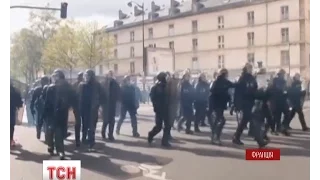 Масові протести і сутички з поліцією у Франції