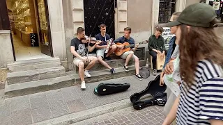 Street buskers in Warsaw, Poland(1)