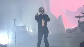 Robyn Dancing on my own LIVE at Hollywood Palladium front row 4K with HQ audio using ext mic