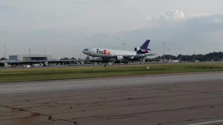 FedEx MD-10 Landing in Memphis