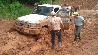 Mudding Toyota Land Cruiser 70 - 4x4