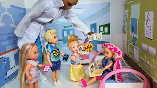 THE WHOLE HOSPITAL IS IN KATYA'S WARD🤣🤣 Katya and Max are a cheerful family! Funny Barbie Dolls