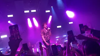 joshua bassett performing “smoke slow” in Toronto