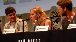 Jennifer Lawrence has no idea what she is saying! Hunger Games Mockingkay Panel SDCC