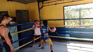 ANG BATANG GOSTO DAW NIYA MG BOXER PAG LAKI NIYA SOLID GUMALAW GUYS