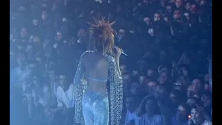 Mylène Farmer "eaunanisme" en concert