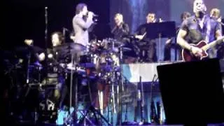 JOSH GROBAN  LIVE IN PARIS 2007 SO SHE DANCES