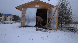 ПРОСНУЛИСЬ УТРОМ, А НА УЛИЦЕ ОПЯТЬ ЗИМА! СГОНЯЛ К ЛЁХЕ В ГОСТИ В ДЕРЕВНЮ  ЗАКОПТИЛ РЫБУ !