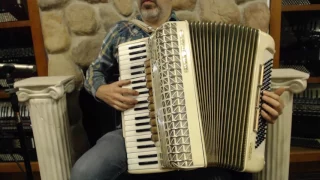 2407 - Golden Vanilla Hohner Atlantic IV Deluxe Piano Accordion 41 120 LMMH $1995