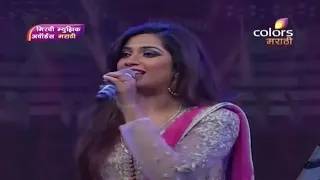 Shreya Ghoshal at Mirchi Music Awards Marathi 2015