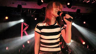 Paramore - Misery Business (Live from The Final RIOT!)