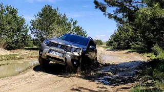 Dacia Duster 4x4 SUV offroading