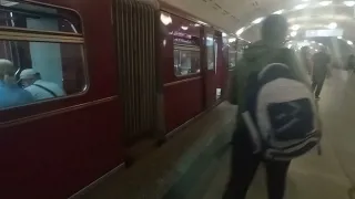 Отправление тематического Русича со станции метро Библиотека имени Ленина