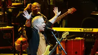 Paul Simon Live 2014 🡆 Kodachrome ⬘ Gone at Last 🡄 Feb 8 2014 - Houston, Tx