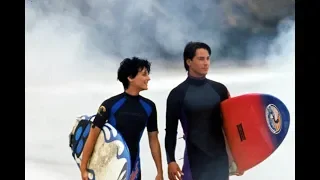 Point Break - Movie clip -  scene where Tyler teaches Johnny Utah to surf