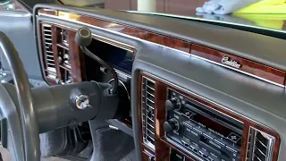 Cadillac Brougham D’Elegance INTERIOR