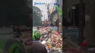 HEBOH! Penampakan Tumpukan Sampah di Dekat Pasar Rubuh Cipondoh Tangerang