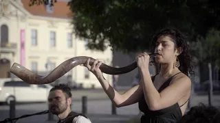 Folkadu - Hava Nagila with live shofar playing פולקאדו - הבה נגילה פתיחה עם שופר שנה טובה