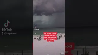 Large waterspout filmed in the Gulf of Mexico off Florida