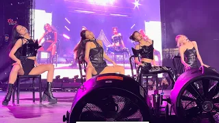 BLACKPINK - PRETTY SAVAGE - SF (1st Row Fancam)