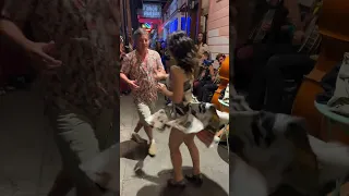 Amazing video of Balboa dancing on the streets of New Orleans.