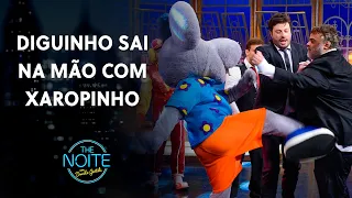 Diguinho interrompe show e agride integrantes da banda do Xaropinho | The Noite (02/06/22)