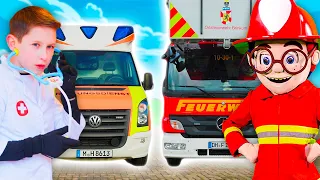 Cars and Trucks compilation : The Kids play with toys 🚓