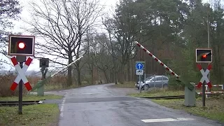 Spoorwegovergang Bielefeld (D) // Railroad crossing // Bahnübergang