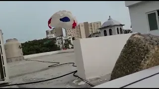 Tourist falls into power lines after parachute breaks free from boat in Puerto Vallara