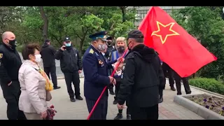 Пенсіонер розмахував прапором СРСР у Мелітополі