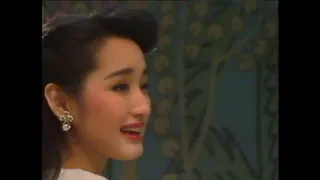 92年的杨钰莹初登央视演唱《风含情水含笑》简直惊为天人
