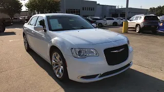 2016 Chrysler 300 at Oxmoor CDJR | Louisville & Lexington, KY CU4046