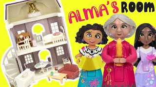 Disney Encanto Mirabel, Luisa, and Isabela Dolls Go Inside Alma's Room + Decoration