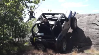 Jeep TJ Rubicon rock climb