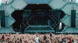 Don Diablo treating the Lollapalooza Brasil crowd to La Fuente's 'Capitol'!