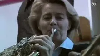 Das Erste Extra 3 Uschi-von-der-Leyen-Song