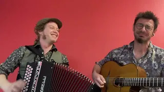 Les Professionaux ( duo Boulanger / Makowski ) Chansons francaises swing manouche et accordéon !