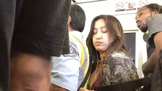 Crowded Metro Train Ride in Los Angeles ( भीड़ ट्रेन) (قطار مزدحم)