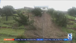 Baldwin Hills mudslide traps cars, leaves home dangerously close to edge