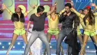 Shahrukh Khan dances Dar de Disco in Mauja Hi Mauja