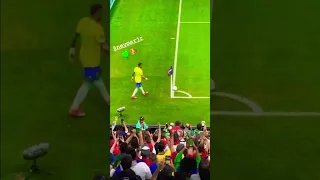 Neymar Jr trying to score from the corner kick