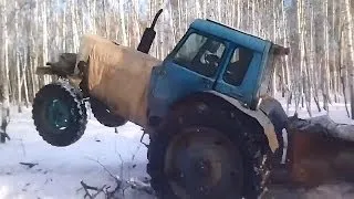 Зимние забавы на тракторах.