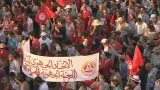 Власти Туниса предостерегают оппозицию от повторения египетского сценария